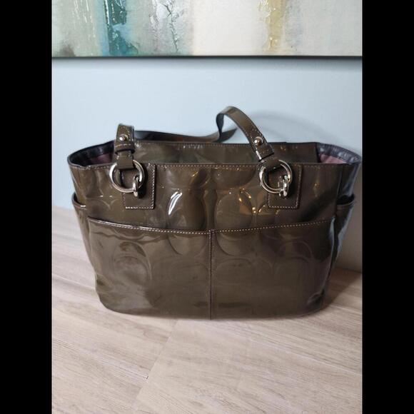 COACH 2011 OLIVE EMBOSSED PATENT LEATHER E/W TOTE - Picture 2 of 8